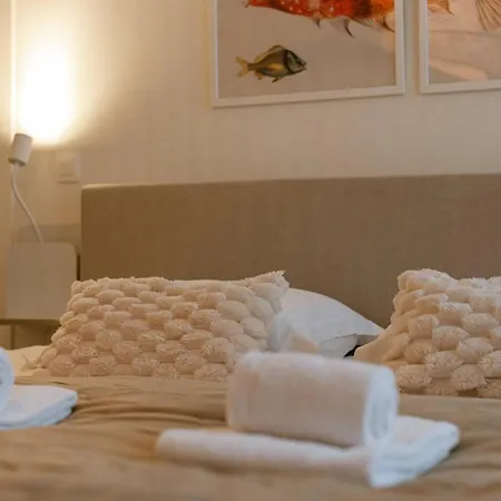 Huswell - Charming In - Perfect For 7 Guests