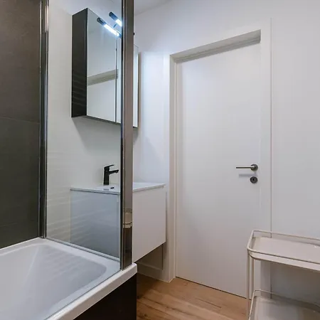 Huswell - Charming In - Perfect For 7 Guests