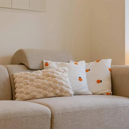 Huswell - Charming In - Perfect For 7 Guests Apartment